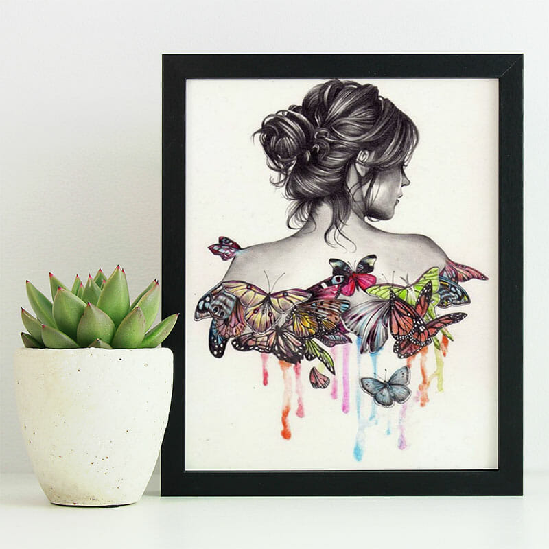 Schmetterlinge und die Frau