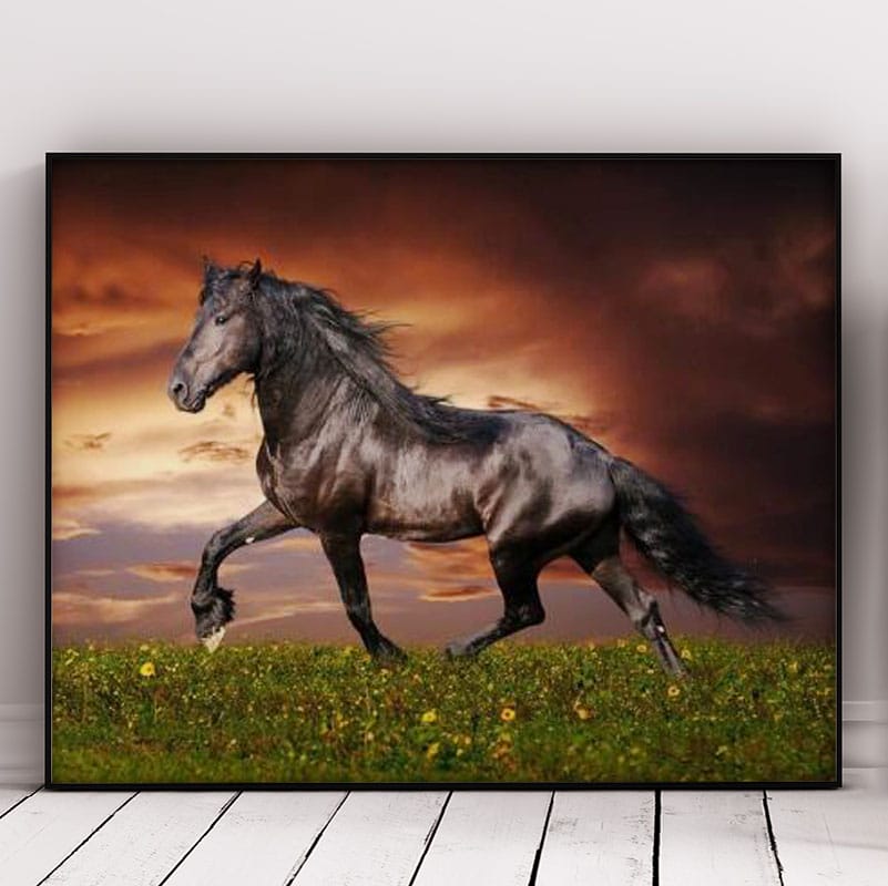Laufendes schwarzes Pferd
